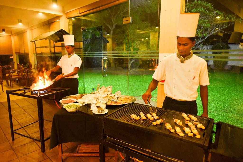 Mandara Rosen Yala, Kataragama Hotel Exterior photo