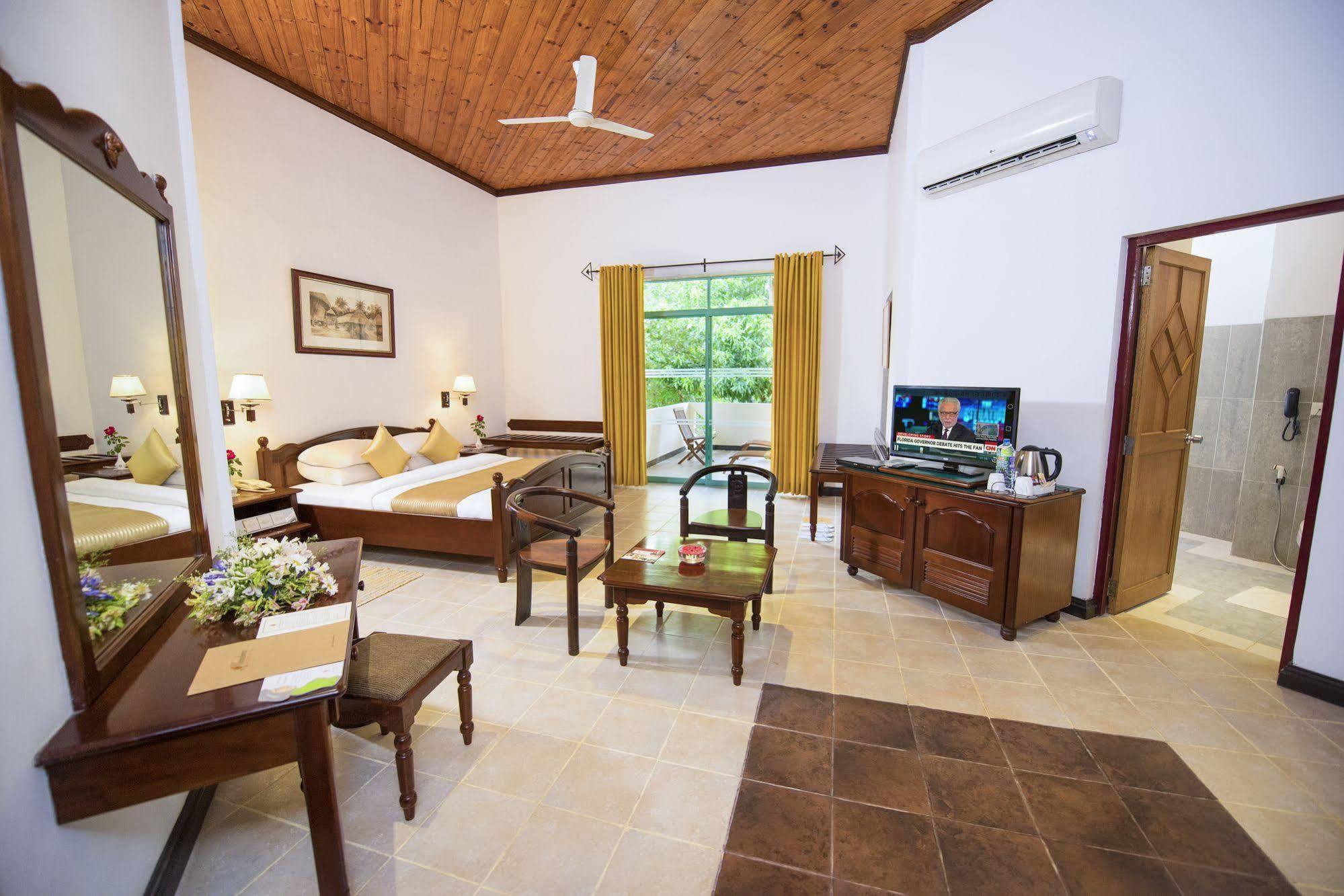 Mandara Rosen Yala, Kataragama Hotel Exterior photo