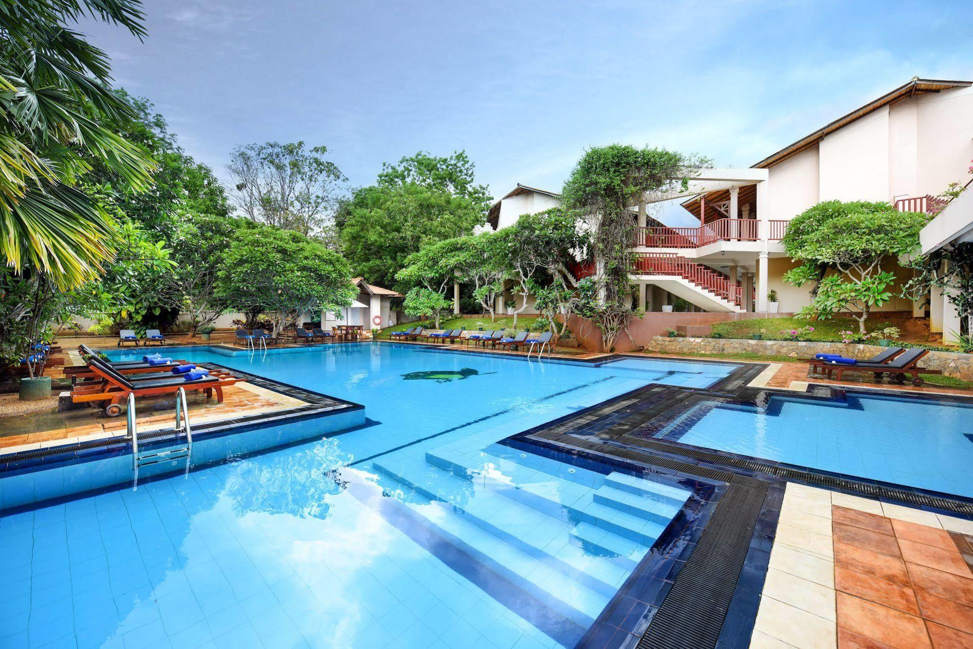 Mandara Rosen Yala, Kataragama Hotel Exterior photo