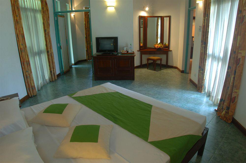 Mandara Rosen Yala, Kataragama Hotel Exterior photo